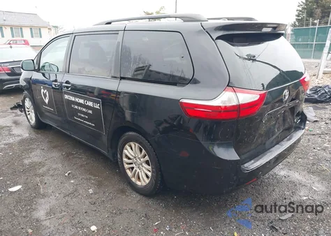 2015 Toyota Sienna Xle Premium 8 Passenger z USA, uszkodzony, nr VIN 5TDYK3DC8FS640224